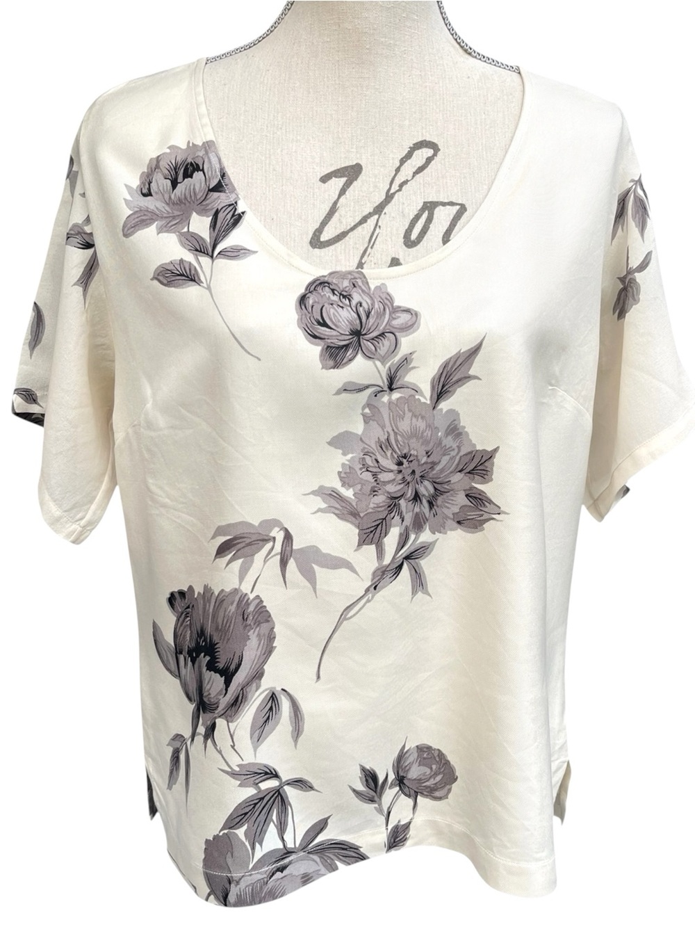 Rachel Comey 100% Silk Cream/Grey Floral Scoop Neck Mesh Short Sleeve Top (6)